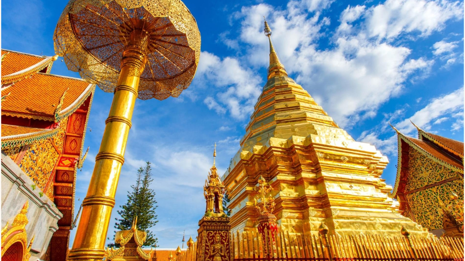Top 10 địa điểm du lịch Thái Lan nhất định phải đi trong đời 2 Chùa Wat Phrathat Doi Suthep ChiangMai - Địa điểm du lịch Thái Lan tâm linh mang đậm dấu ấn kiến trúc Bắc Thái với sắc vàng rực rỡ từ những hạng mục được mạ vàng cùng đá granite