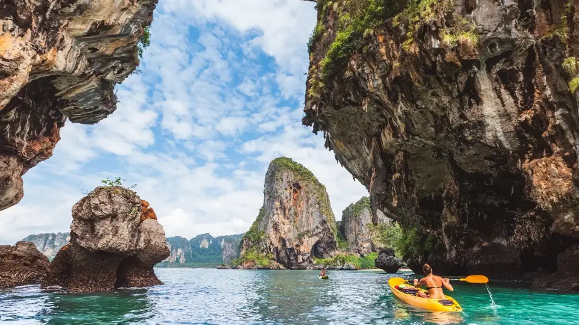 Top 10 địa điểm du lịch Thái Lan nhất định phải đi trong đời 10 Krabi - Thiên đường đảo với vẻ đẹp hoang sơ và tự nhiên