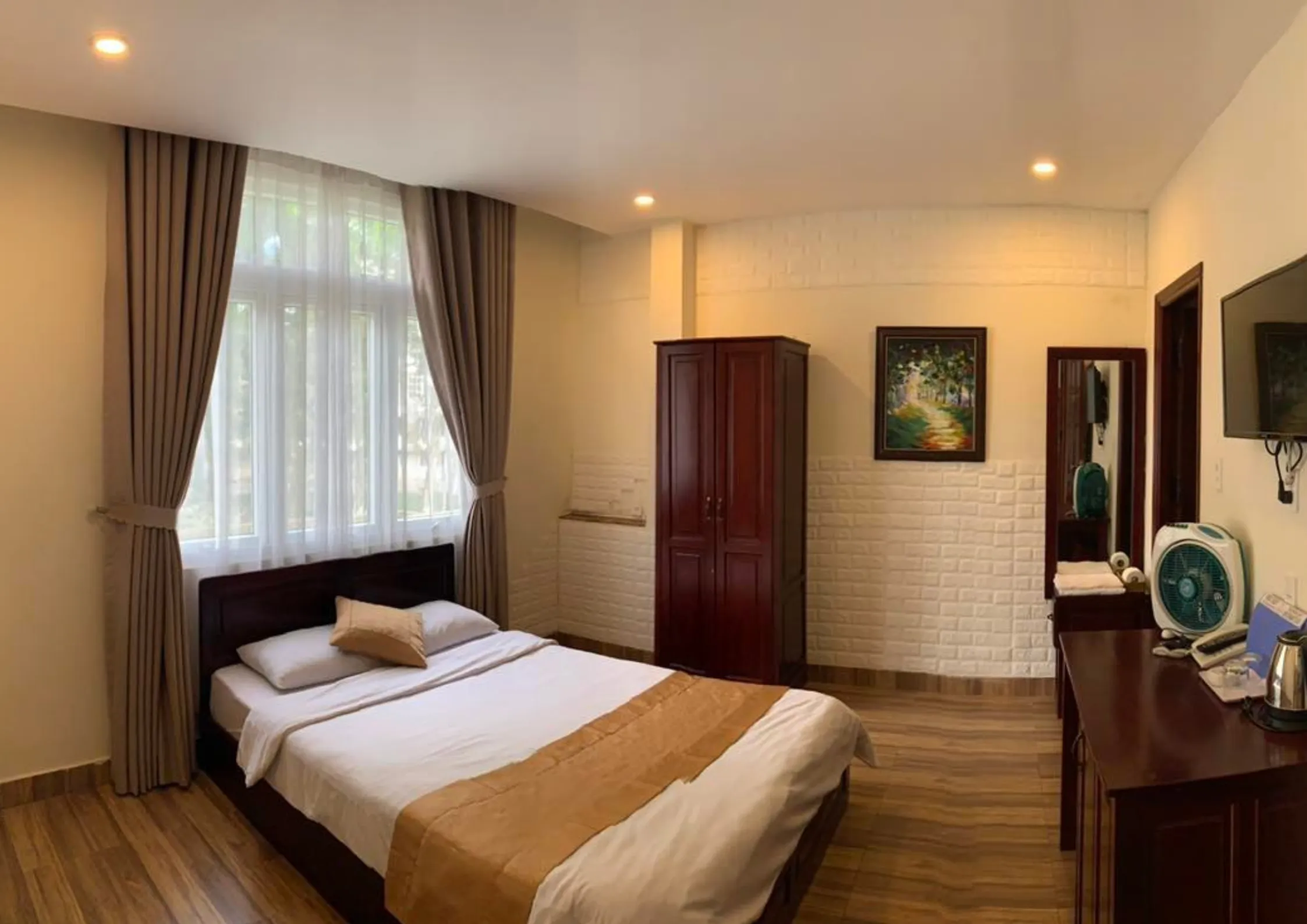 Không gian phòng ngủ Nam Xuan Premium Hotel