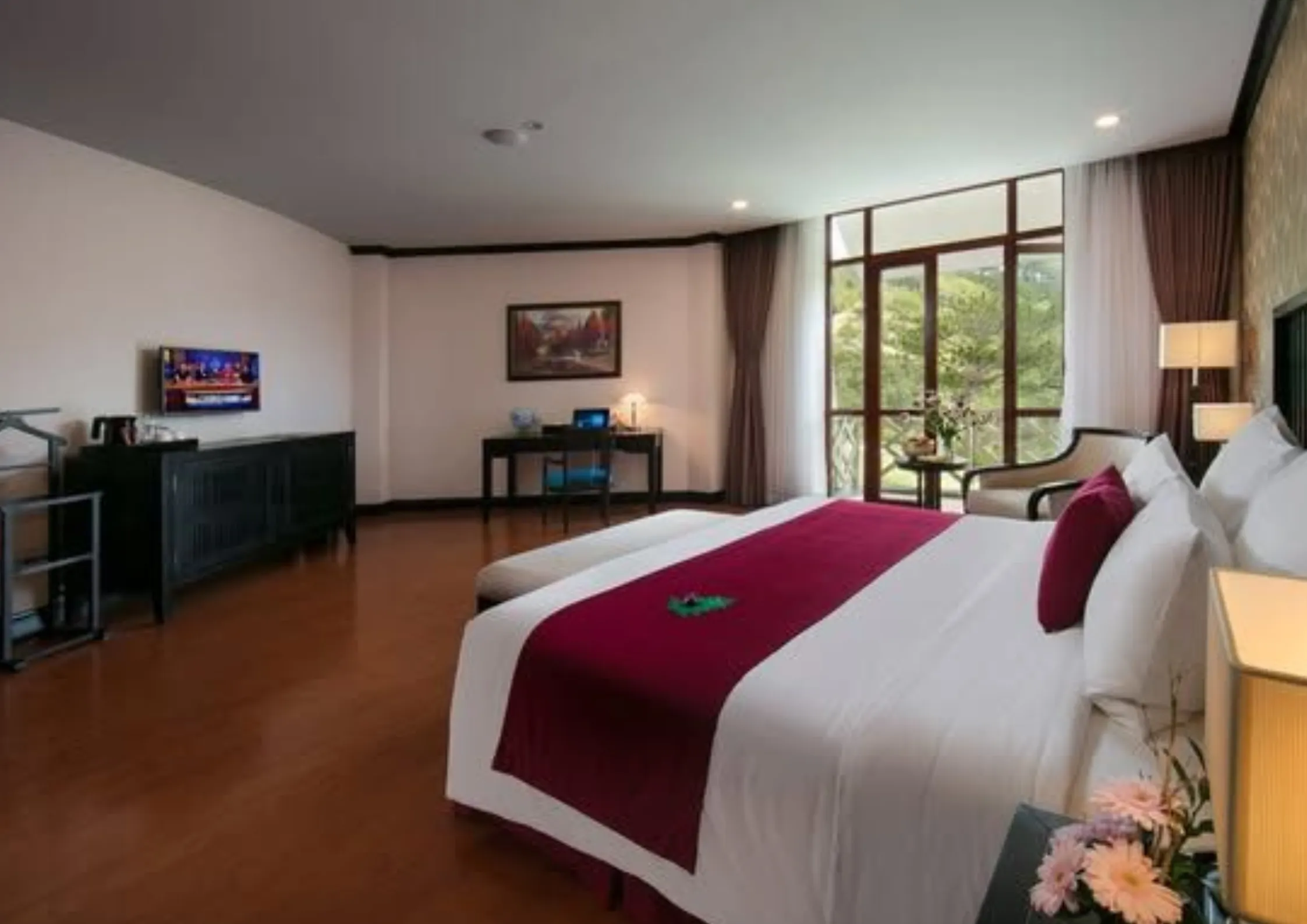 Top 8 khách sạn Đà Lạt luxury được nhiều khách hàng chọn lựa nhất 2025 22 Không gian phòng ngủ tại Swiss-Belresort Tuyen Lam Dalat